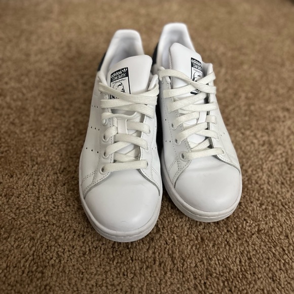 Adidas Stan Smith - White / Collegiate Navy - 4.5 Men’s / 6 - 6.5 Women’s - Picture 2 of 8